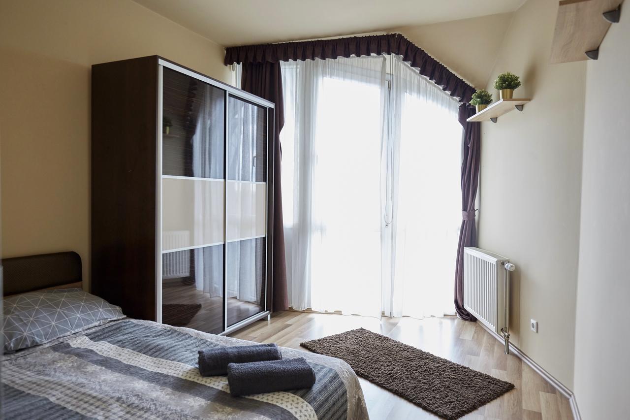 Premium Home Pecs Luaran gambar