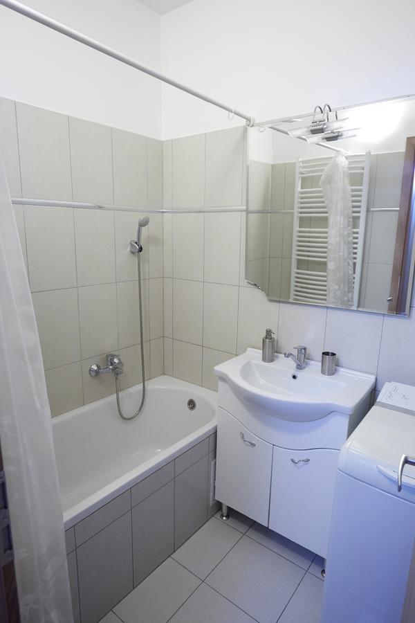 Premium Home Pecs Luaran gambar